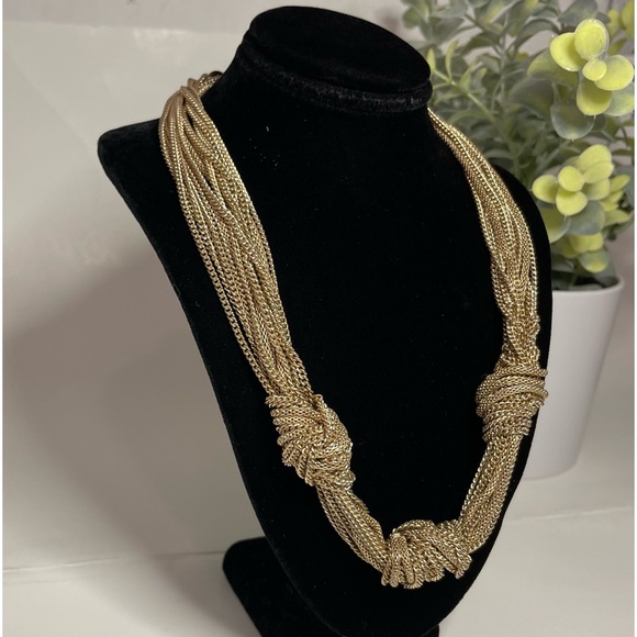 WOMEN'S GOLD KNOT NECKLACE with lobster clasp 18' - Picture 15 of 16